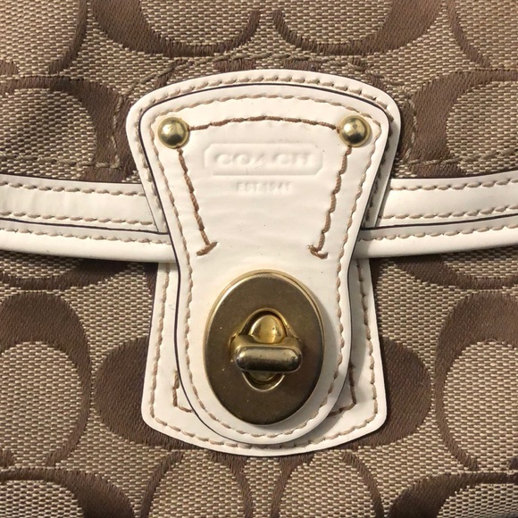 Coach wristlet - Picture 2 of 5